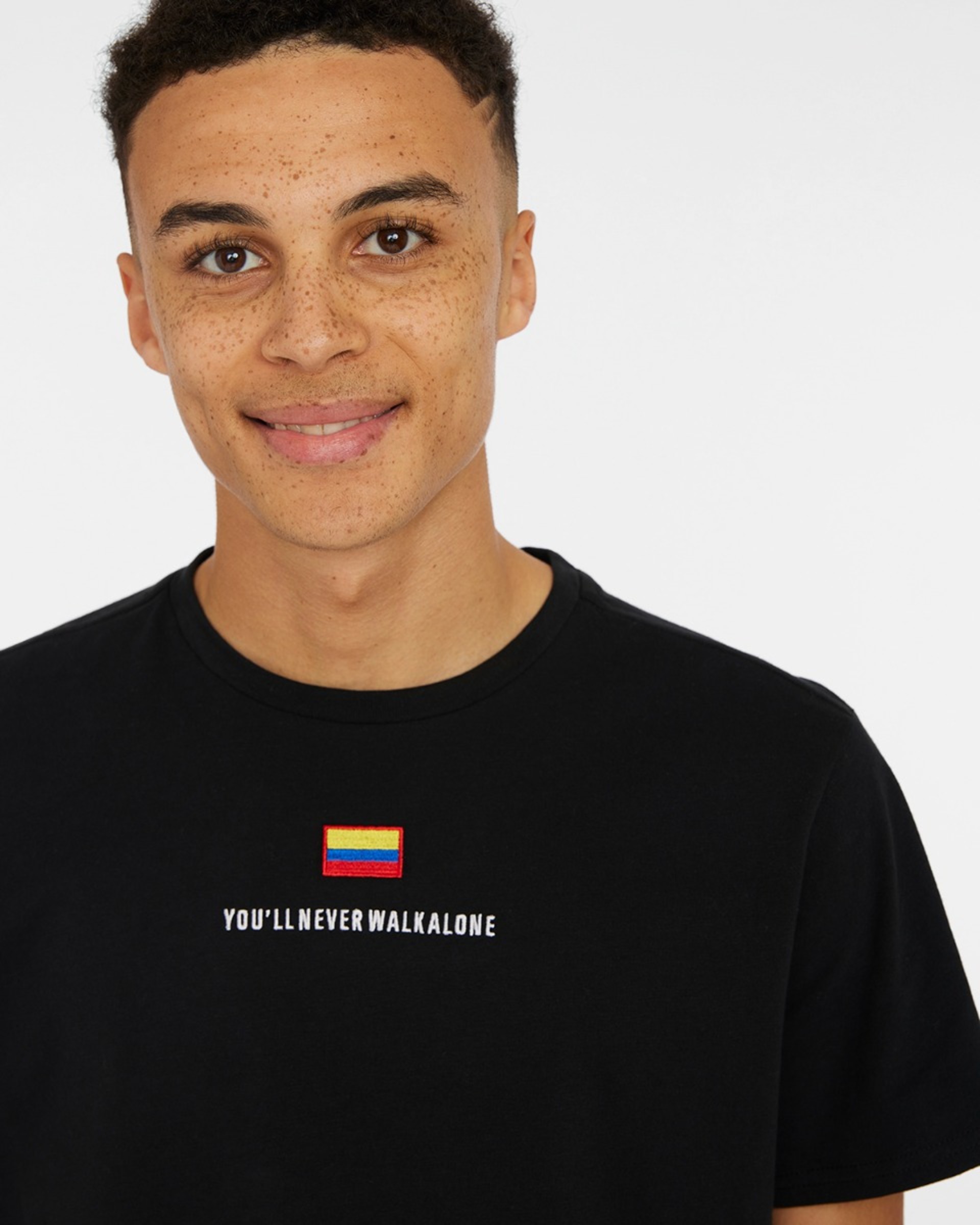 เสื้อยืด LFC สำหรับผู้ใหญ่โคลอมเบีย - Image 4