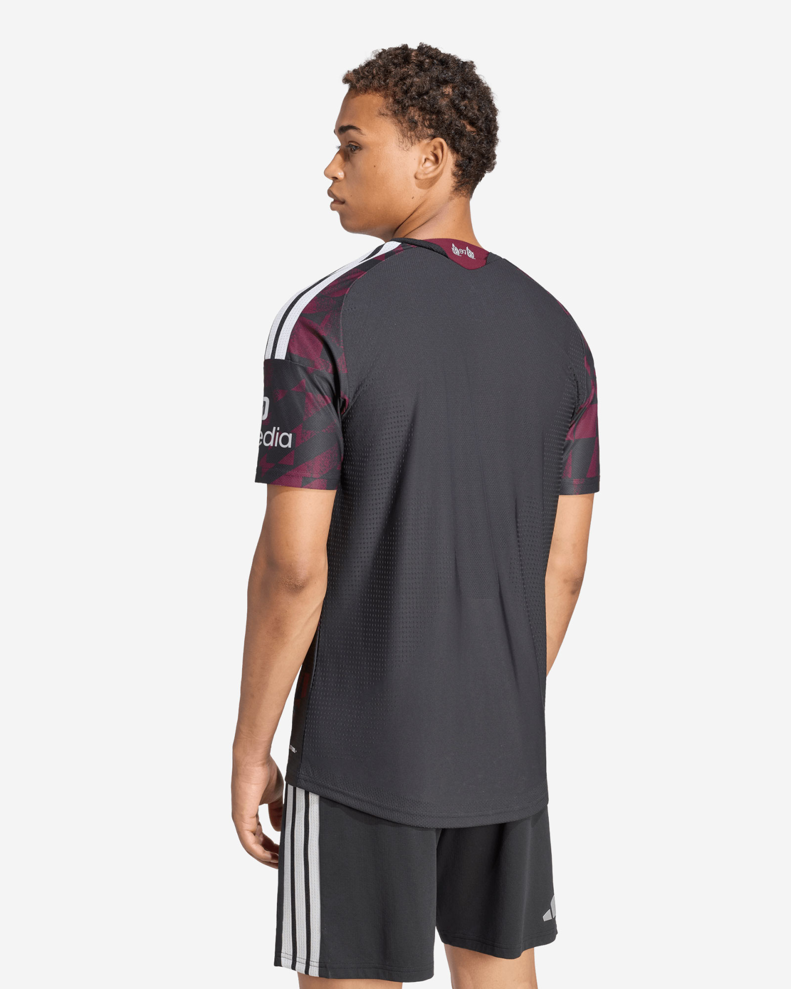 Tercera camiseta LFC adidas 26/27 para hombre, auténtica - Image 2