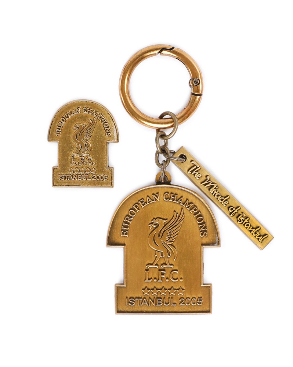 LFC イスタンブール 2005 バッジ&キーリングセット - Image 1