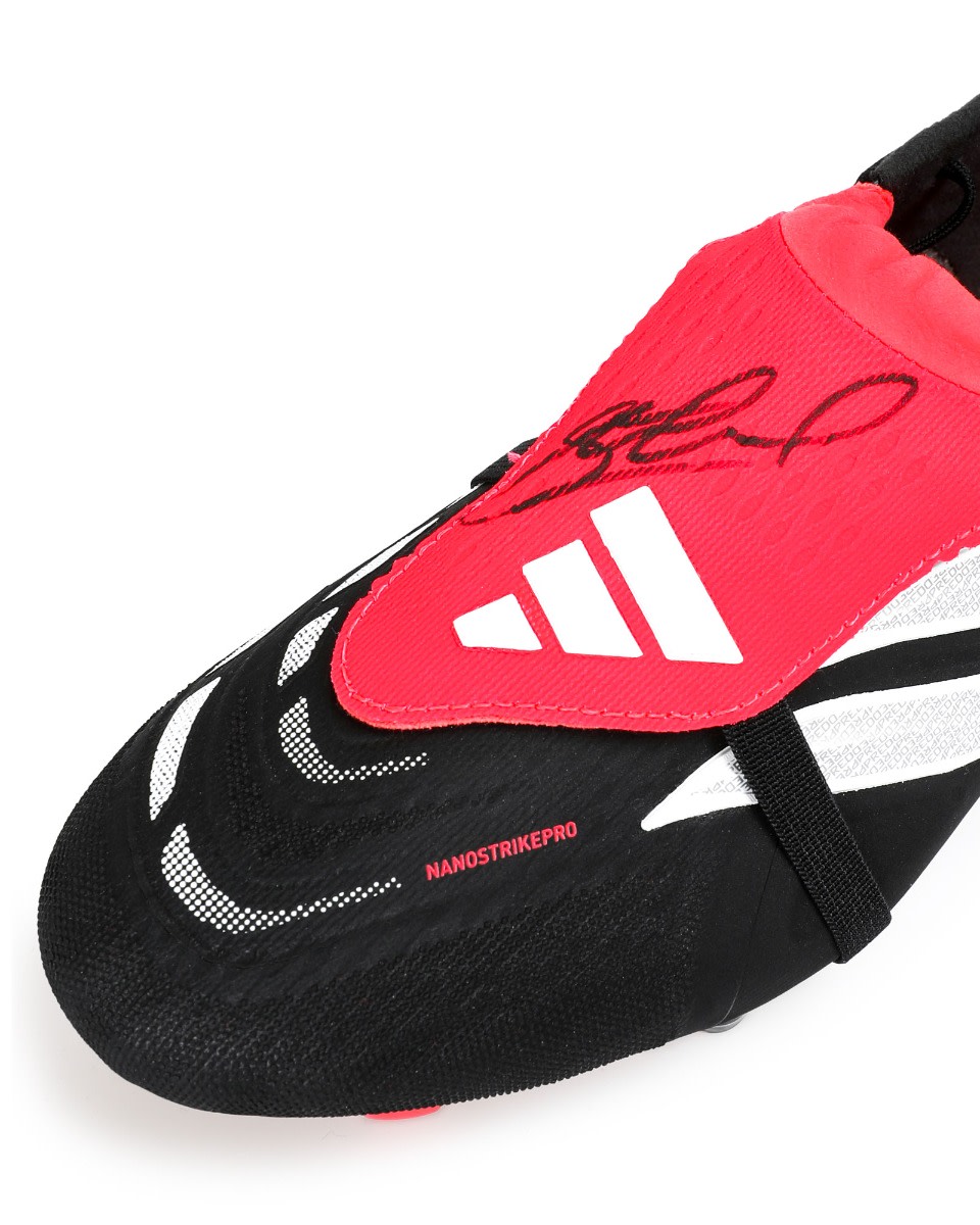 Bota Adidas Gerrard firmada por LFC - Image 2
