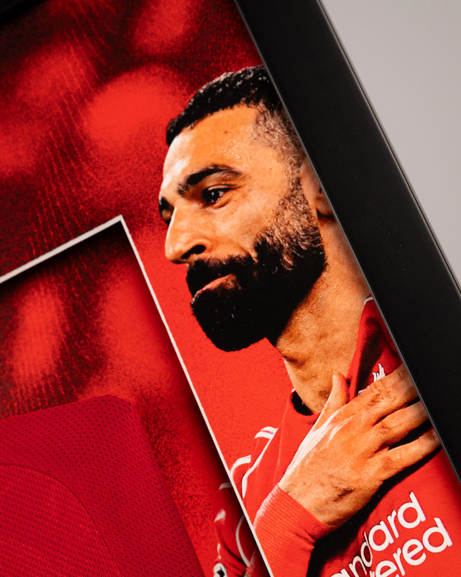 LFC Framed 25/26 Salah Hero 衬衫 - Image 3