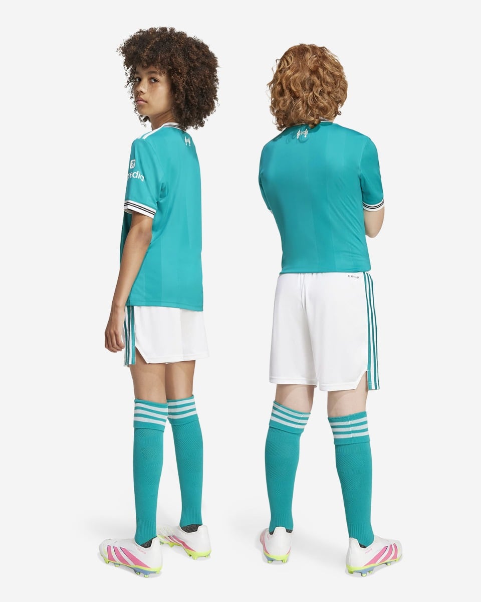 LFC adidas Youth 25/26 Tredje Shorts - Image 4