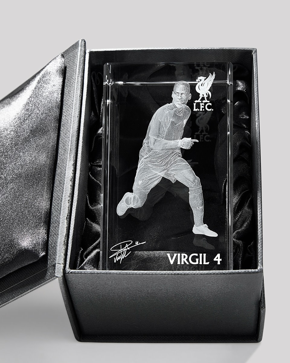 LFC Virgil Van Dijk Glass Cube - Image 2