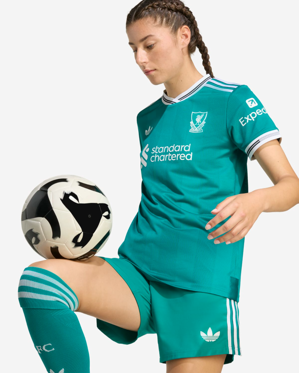 LFC 阿迪达斯女式 25/26 正品三分短袖球衣 - Image 4