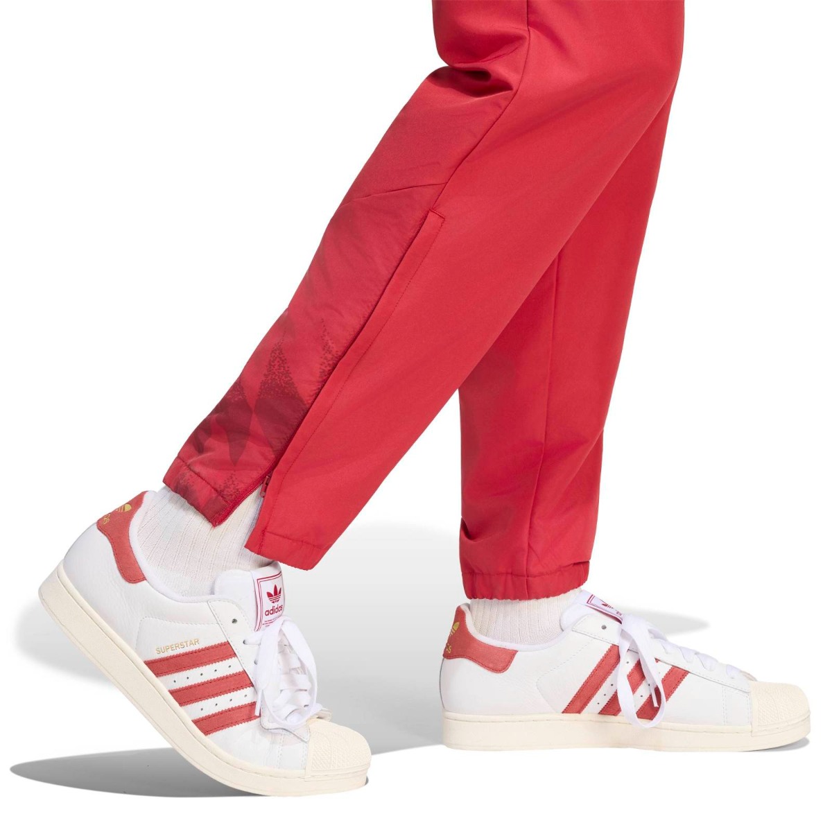 LFC adidas กางเกงสนามกีฬาบุรุษ 26/27 แอคทีฟ สีน้ำตาลแดง - Image 4