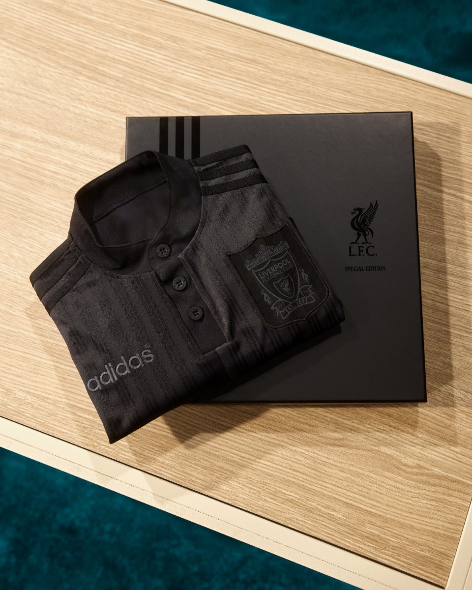 LFC adidas Bringback 95-96 Adults Special Edition Blackout Jersey - Image 2