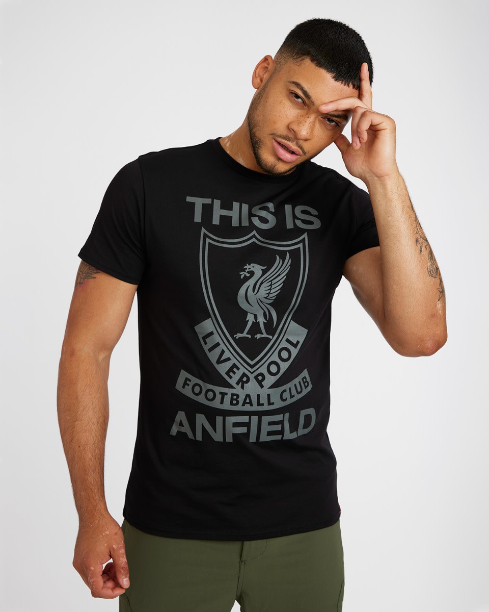 LFC This Is Anfield T-Shirt für Herren, Schwarz - Image 2