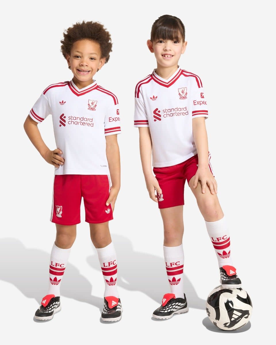 LFC アディダスユース 26/27 アウェイキットセット - Image 1