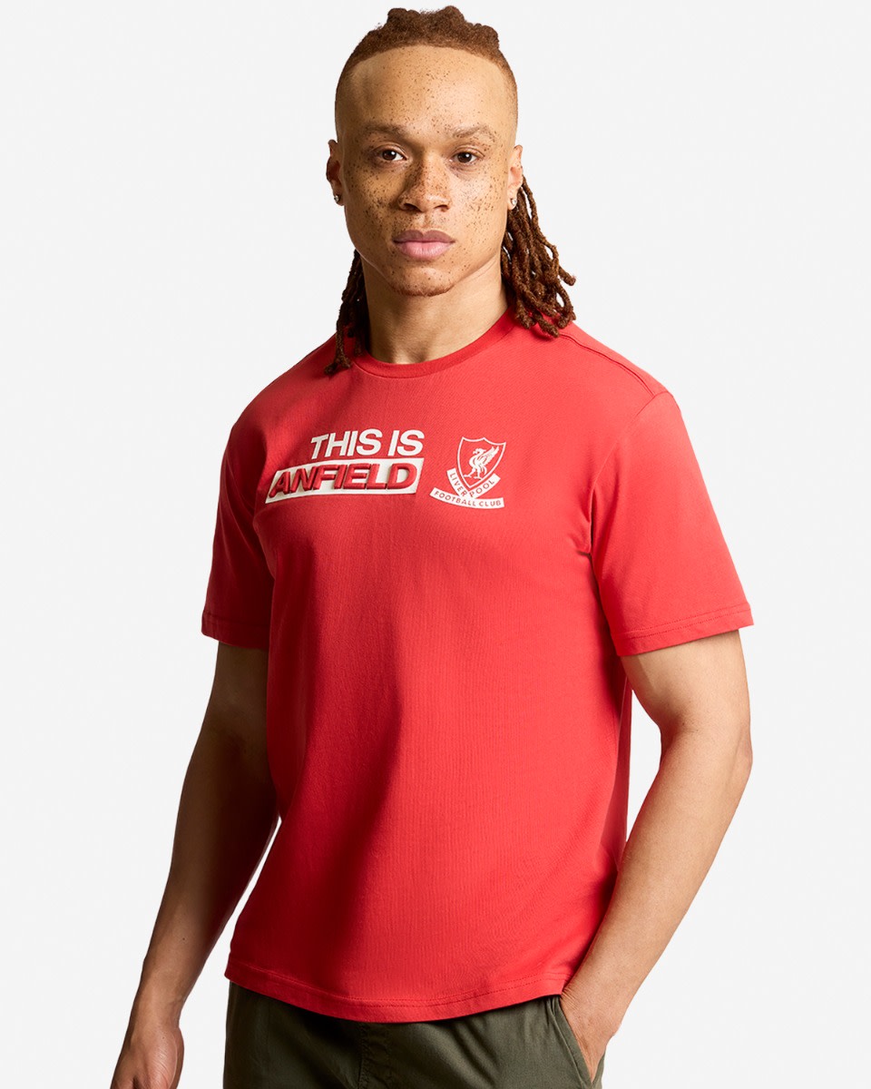 LFC Herr This Is Anfield Tee Röd - Image 2