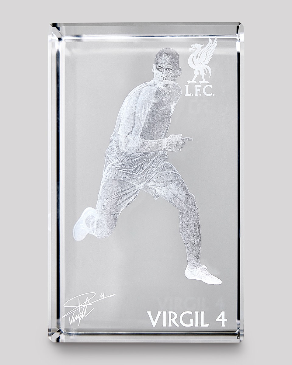 LFC Virgil Van Dijk Glass Cube - Image 3