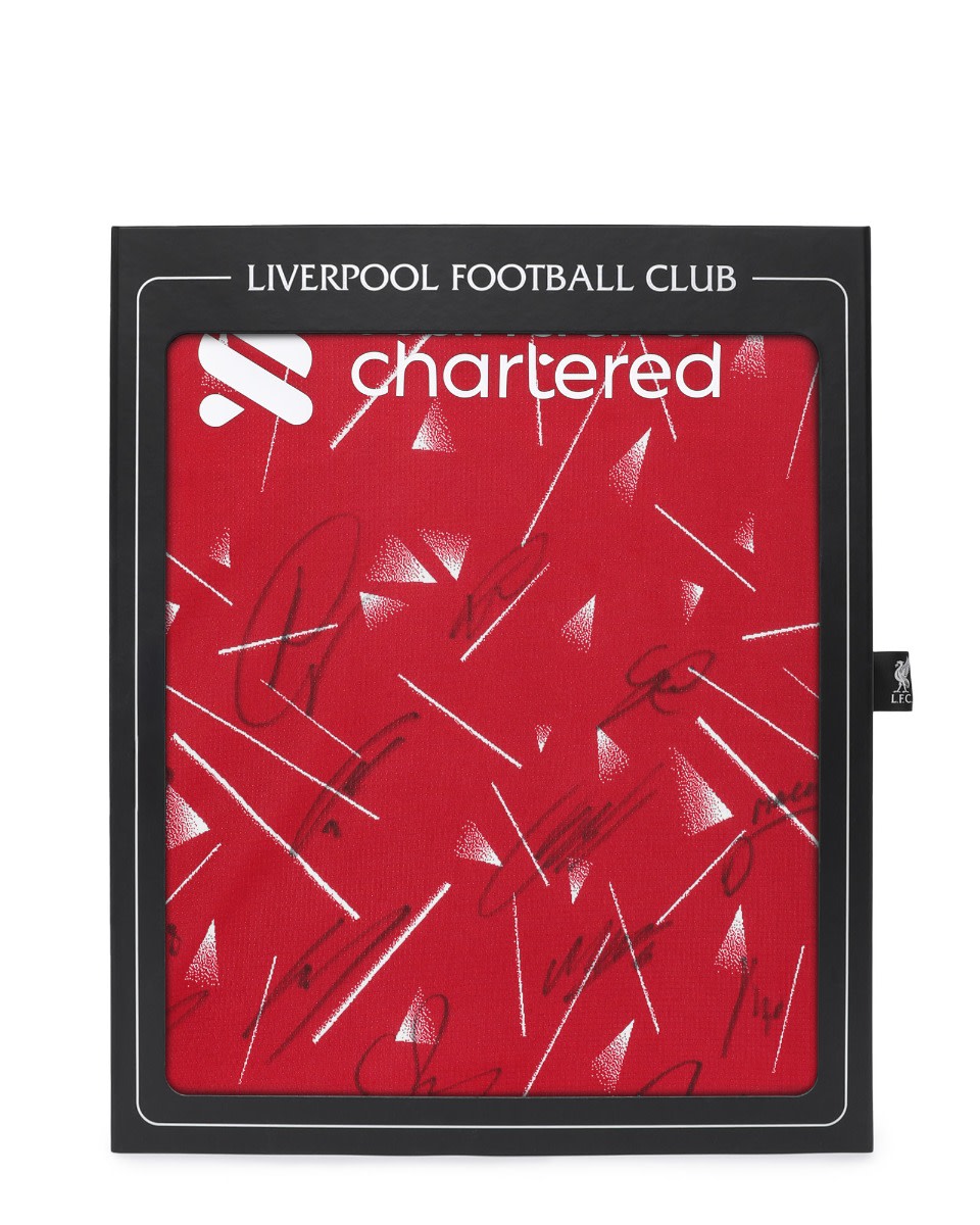 LFC Signed 26/27 Squad Boxad Hemmatröja - Image 1