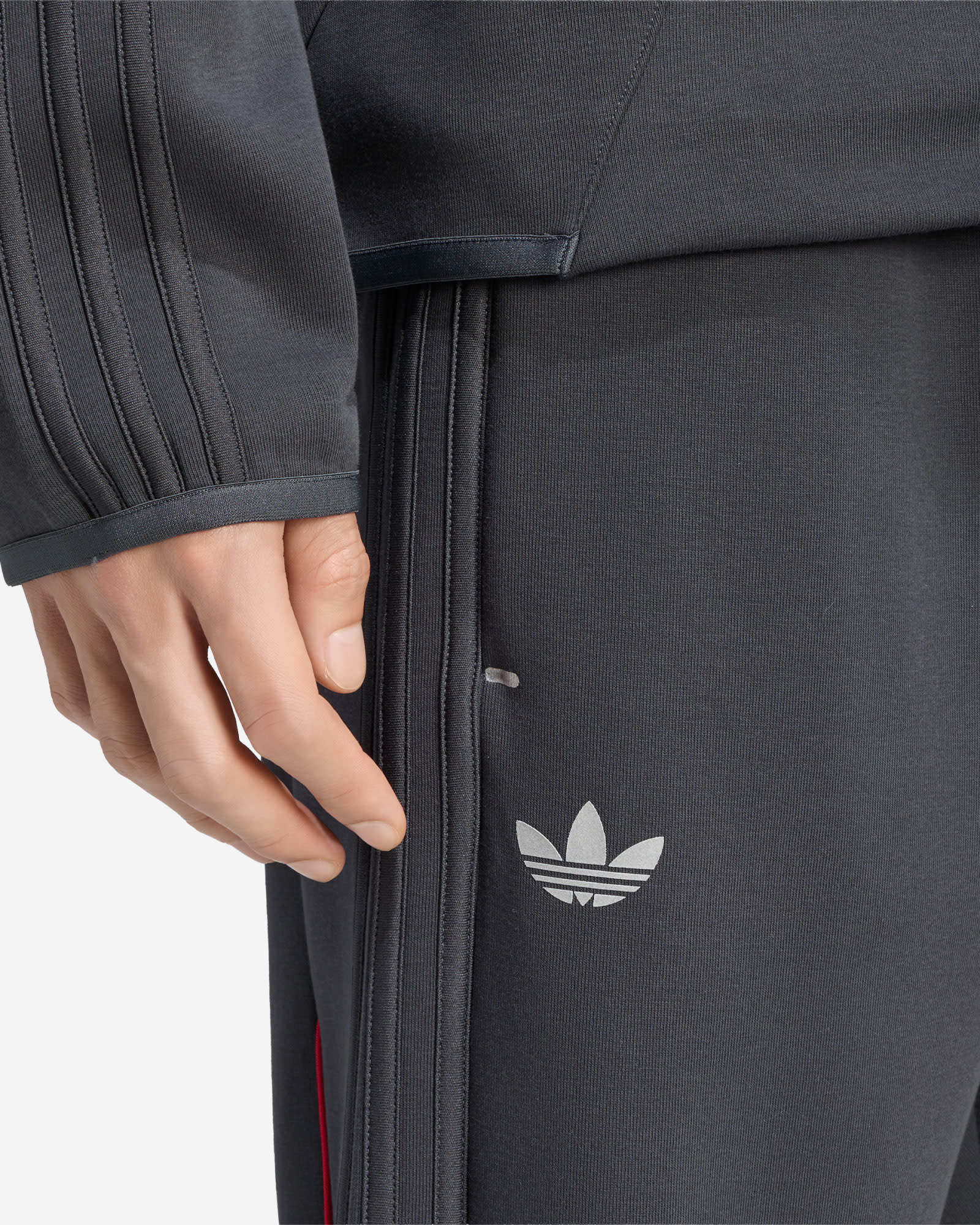 LFC adidas Mens Spacer Teamgeist 26 Track Pants Dark Grey - Image 4