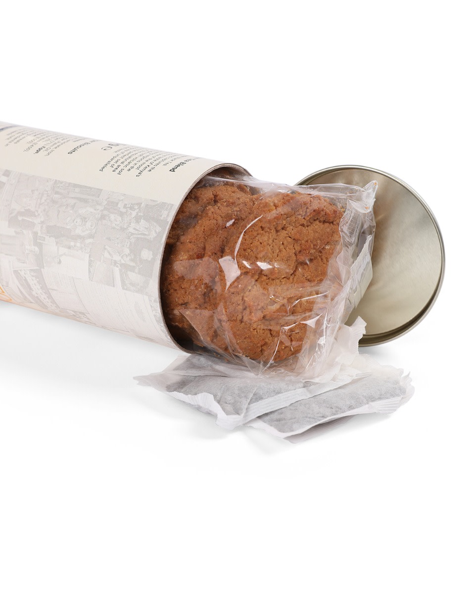 LFC Tin Tea & Ginger Biscuits - Image 2