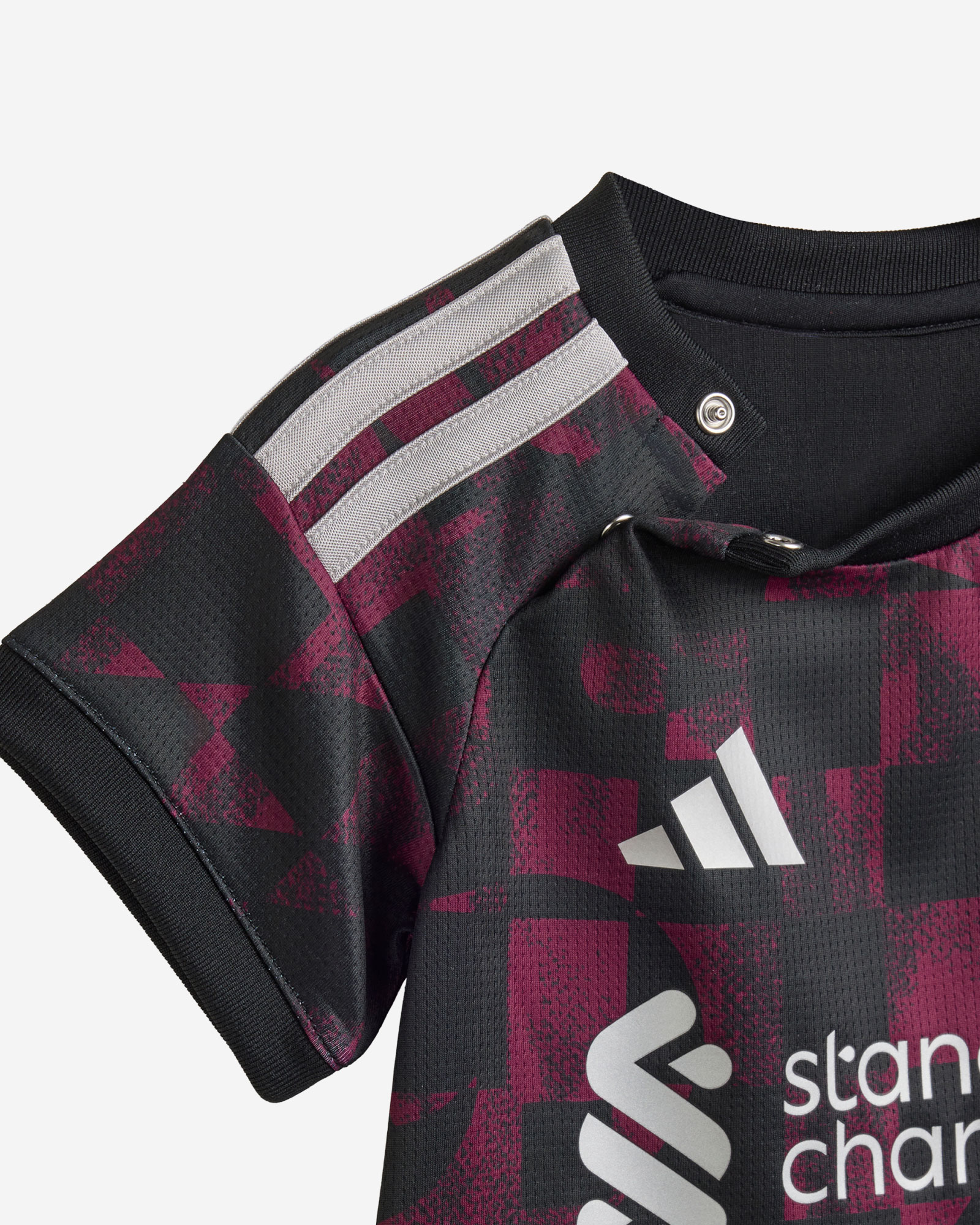 LFC adidas Baby 26/27 Tredje Kit - Image 4